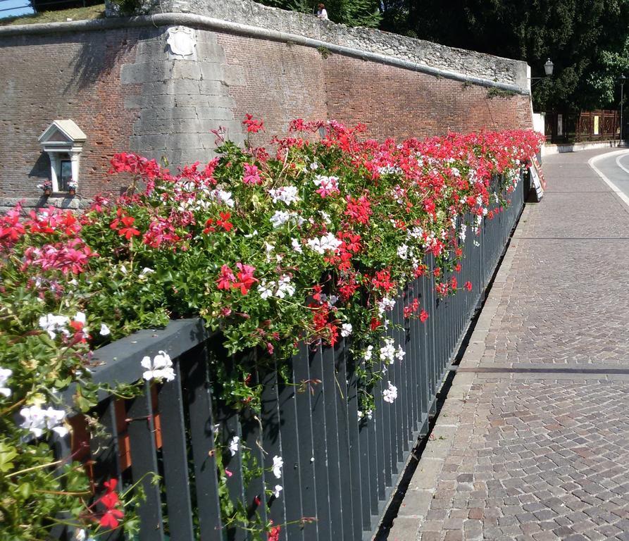 Residence Girasole Peschiera del Garda Buitenkant foto